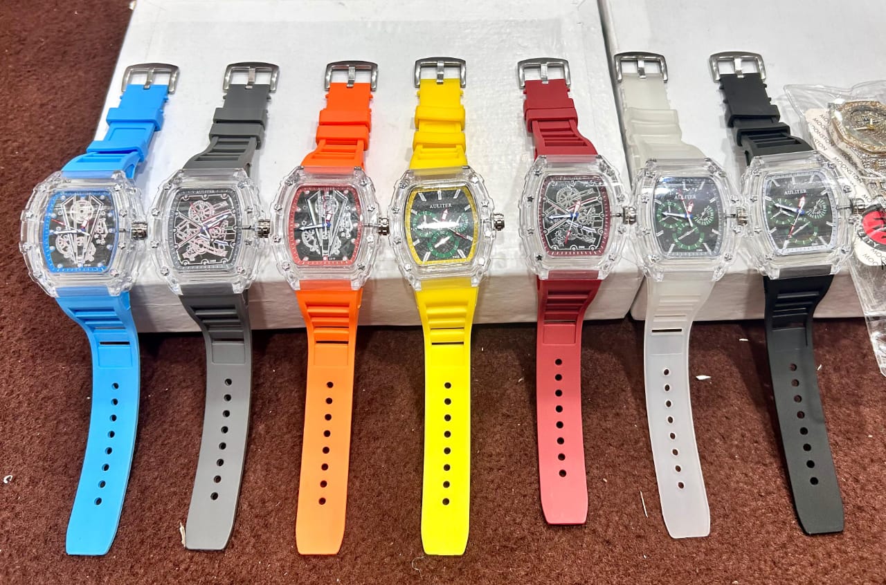 Retro Watches. Amazing Colors & Latest Designs