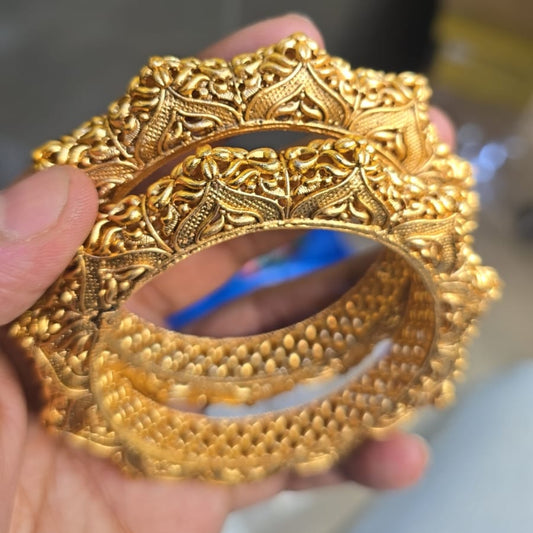 Indian Rajvery Kangan Gold Polish And Gold Design
