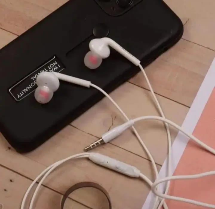 3.5mm Hands Free/Earphones with Mic -Perfect FOR PUBG Gaming, Deep Bass Sound, Online Streaming